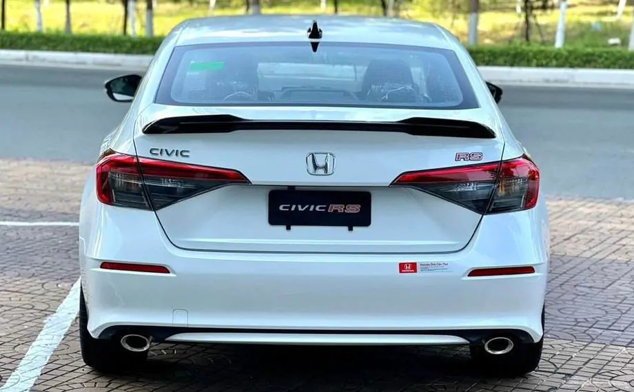 Honda Civic 2023 duoi